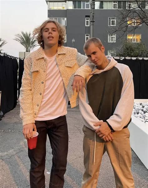The Kid LAROI, Justin Bieber .